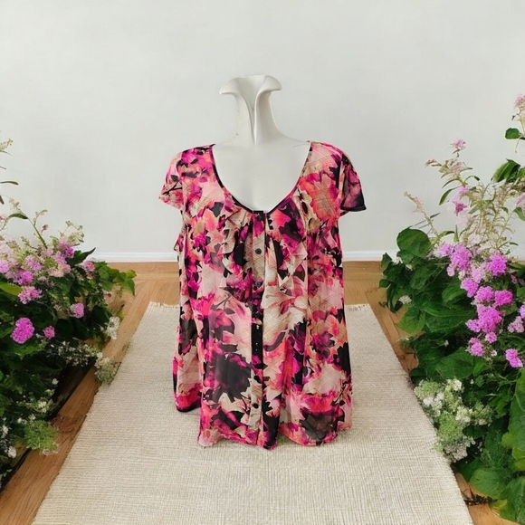 Floral Cap Sleeve top XL - XXL, pinks and black, ruffled neckline - Picture 1 of 7